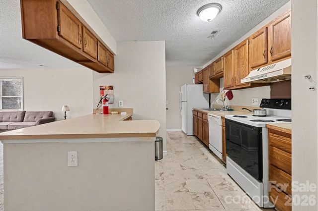 6234 Rosecroft Drive, Charlotte, NC 28215