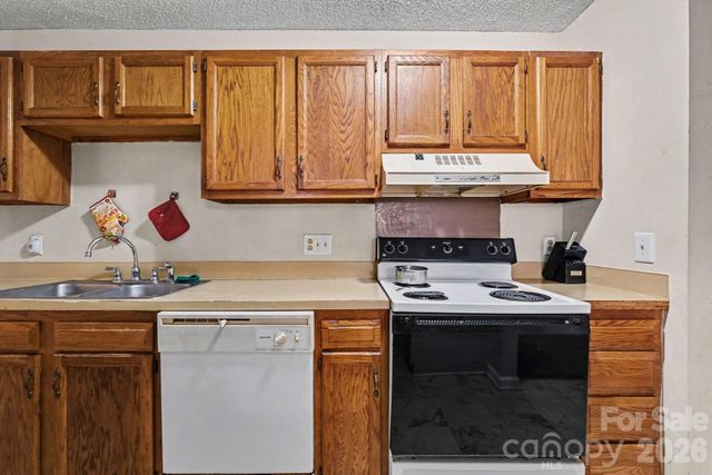 6234 Rosecroft Drive, Charlotte, NC 28215