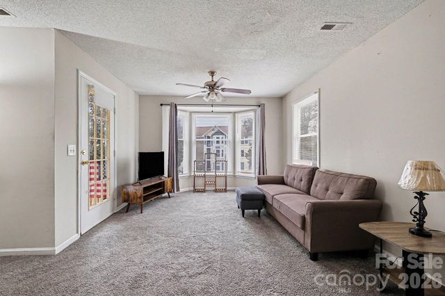 6234 Rosecroft Drive, Charlotte, NC 28215