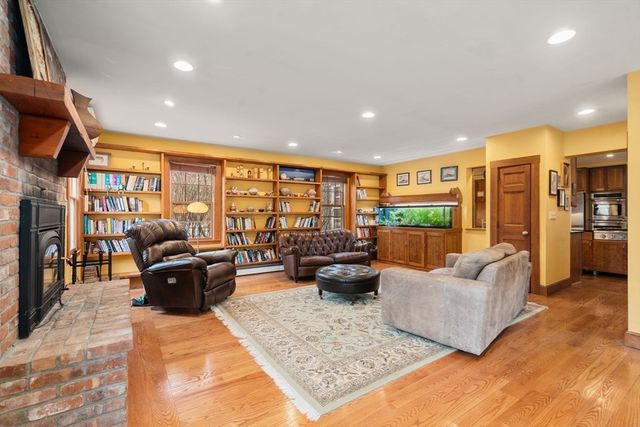 58 Hartford St, Dover, MA 02030