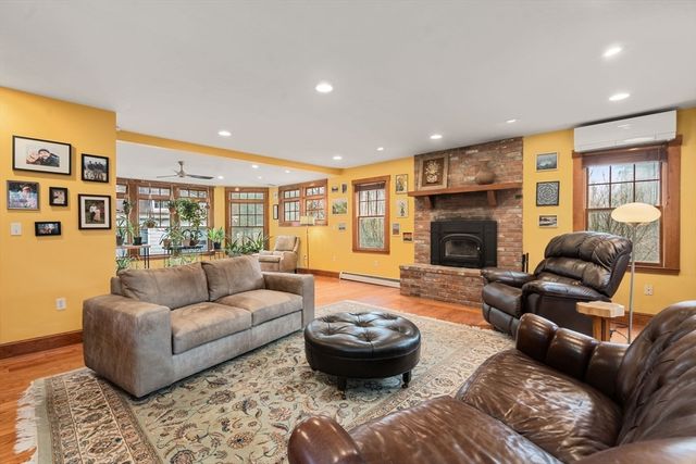 58 Hartford St, Dover, MA 02030