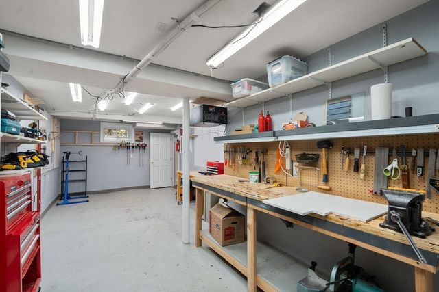 58 Hartford St, Dover, MA 02030