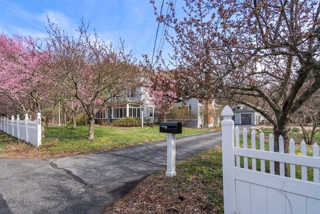 58 Hartford St, Dover, MA 02030