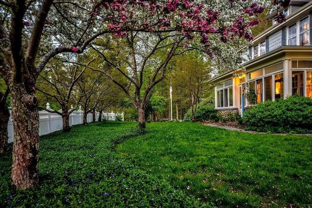 58 Hartford St, Dover, MA 02030
