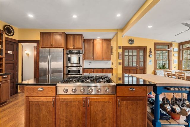 58 Hartford St, Dover, MA 02030