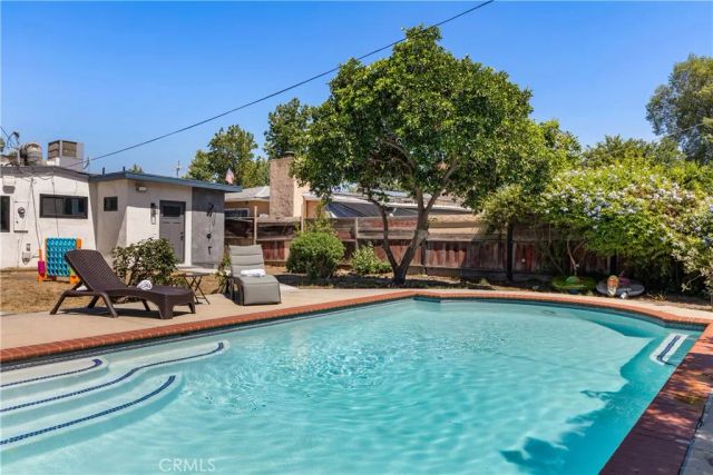 6535 Mary Ellen Avenue, Valley Glen, CA 91401