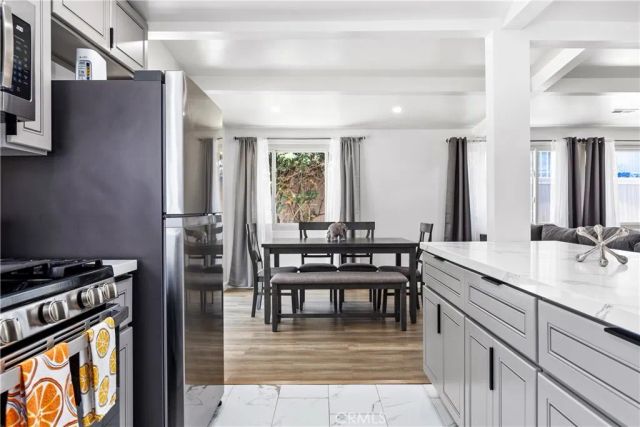 6535 Mary Ellen Avenue, Valley Glen, CA 91401