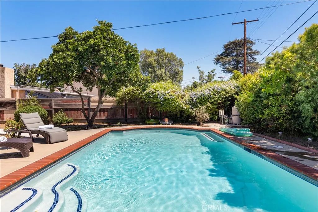 6535 Mary Ellen Avenue, Valley Glen, CA 91401