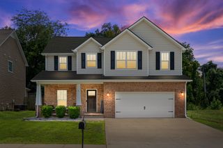 831 Cherry Blossom Ln, Clarksville, TN 37040