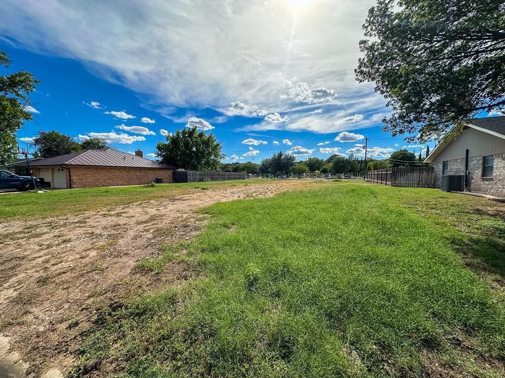 Image 1 of property listing at 113 Deerwood Drive, Sonora, TX 76950