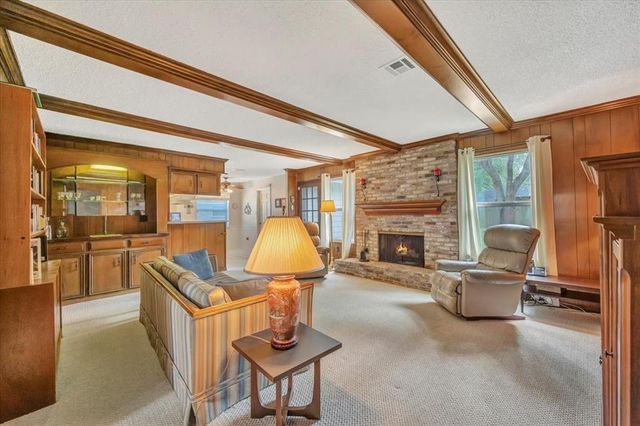 610 Forest Lake Drive, Taylor Lake Village, TX 77586