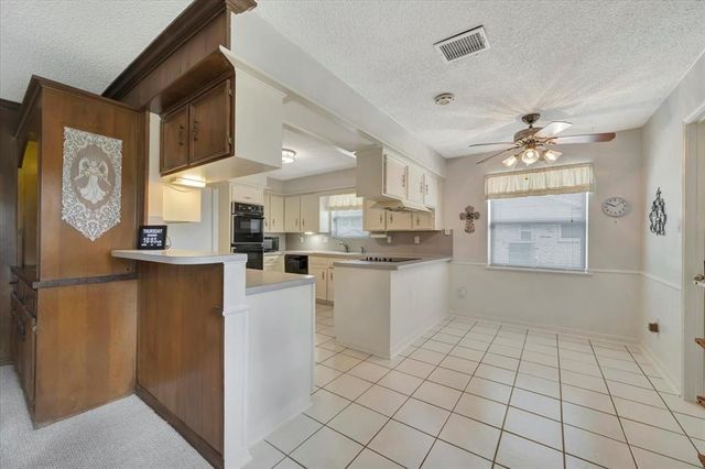 610 Forest Lake Drive, Taylor Lake Village, TX 77586