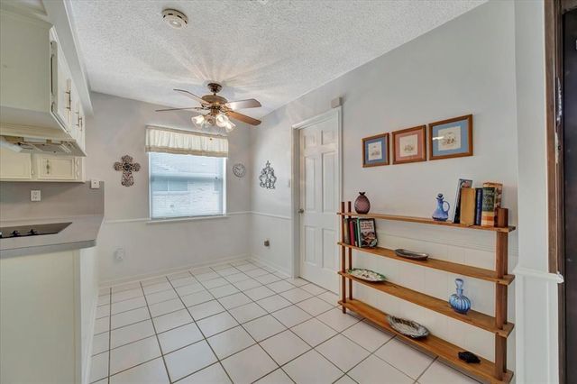 610 Forest Lake Drive, Taylor Lake Village, TX 77586