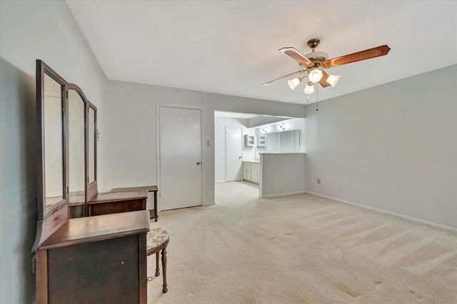 610 Forest Lake Drive, Taylor Lake Village, TX 77586