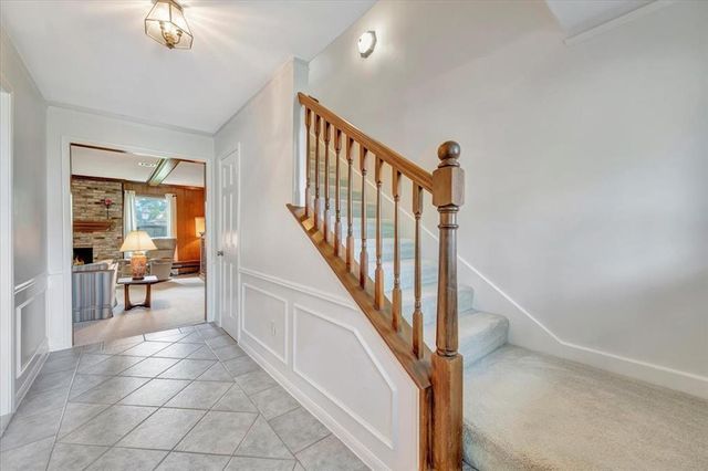 610 Forest Lake Drive, Taylor Lake Village, TX 77586