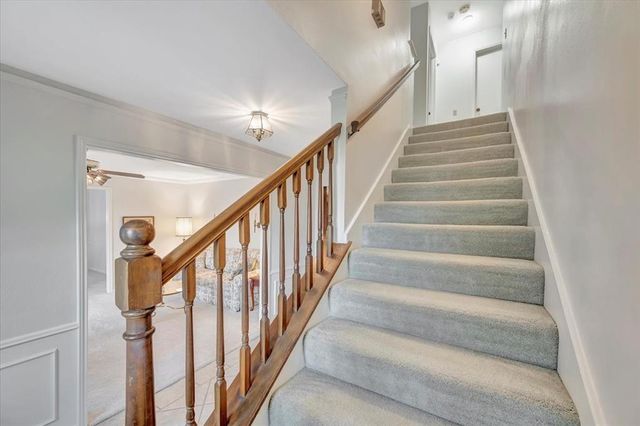 610 Forest Lake Drive, Taylor Lake Village, TX 77586