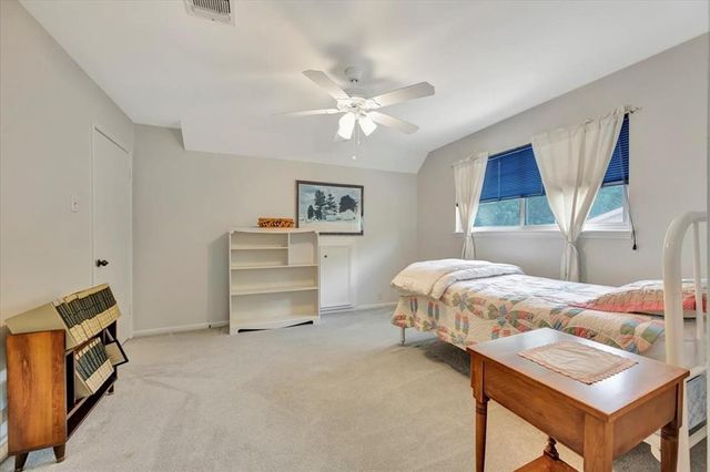 610 Forest Lake Drive, Taylor Lake Village, TX 77586