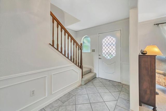 610 Forest Lake Drive, Taylor Lake Village, TX 77586