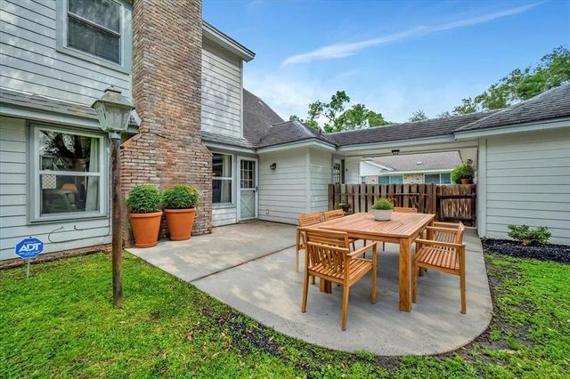 610 Forest Lake Drive, Taylor Lake Village, TX 77586
