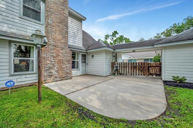 610 Forest Lake Drive, Taylor Lake Village, TX 77586