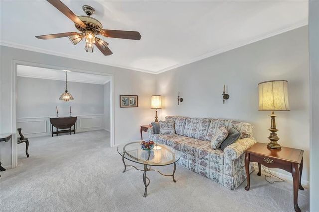 610 Forest Lake Drive, Taylor Lake Village, TX 77586