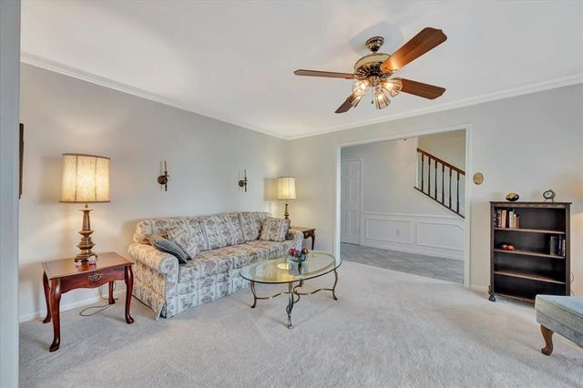 610 Forest Lake Drive, Taylor Lake Village, TX 77586