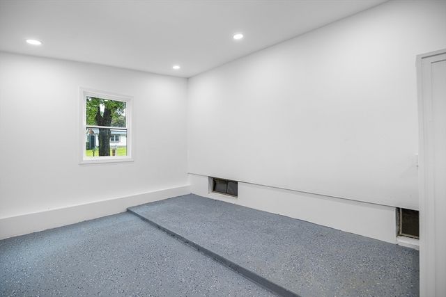 211 Bonnie Brae Dr, West Springfield, MA 01089