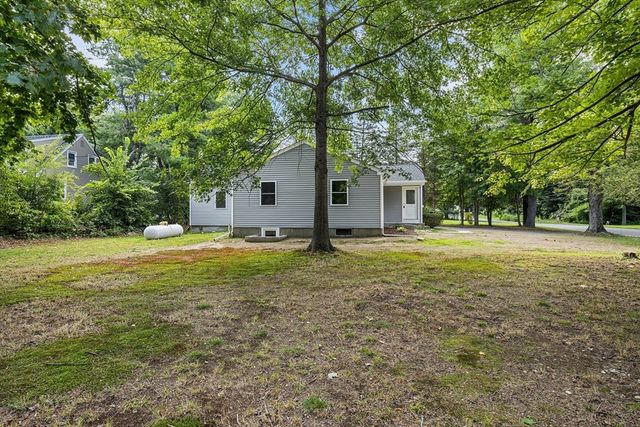 211 Bonnie Brae Dr, West Springfield, MA 01089