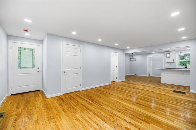 211 Bonnie Brae Dr, West Springfield, MA 01089
