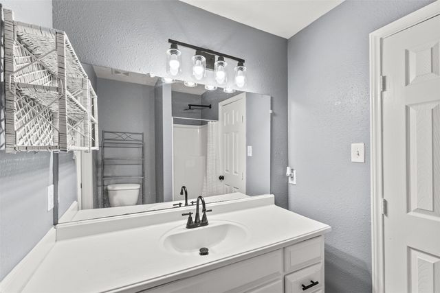 108 Cook Street, Waxahachie, TX 75165