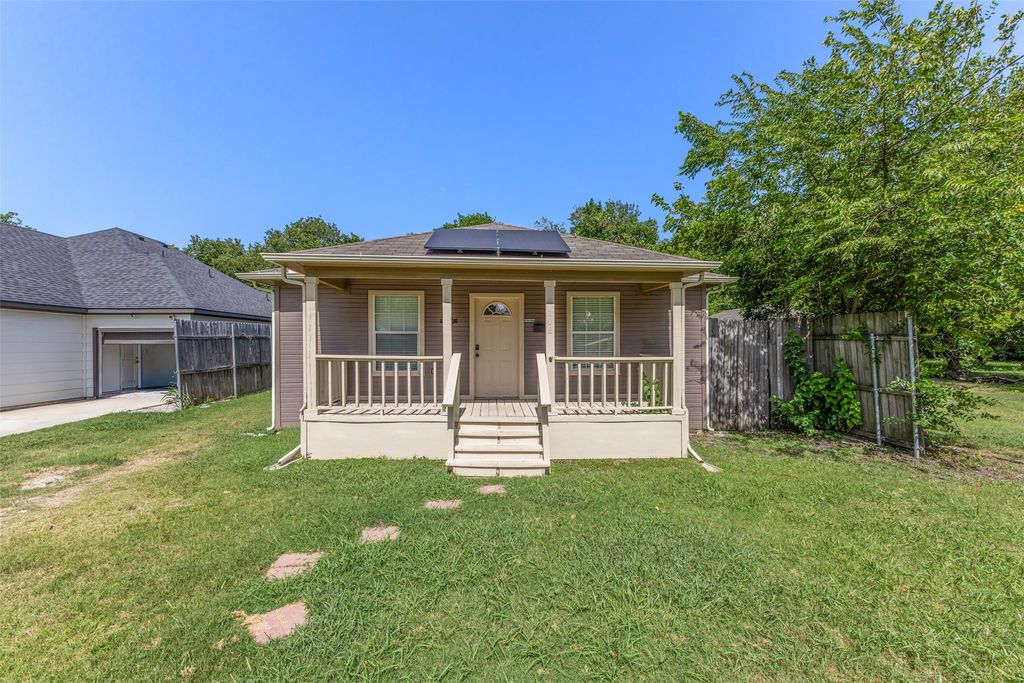108 Cook Street, Waxahachie, TX 75165