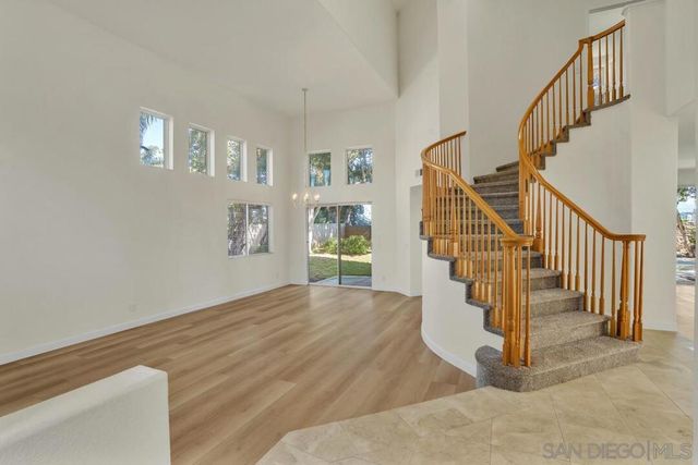 1674 W 11th Ave, Escondido, CA 92029