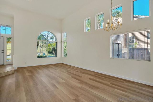 1674 W 11th Ave, Escondido, CA 92029