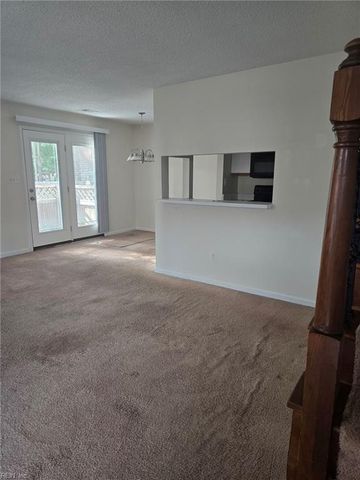 701 New River Ct Apt A, Chesapeake, VA 23320