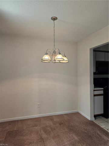 701 New River Ct Apt A, Chesapeake, VA 23320