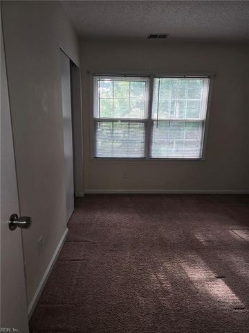 701 New River Ct Apt A, Chesapeake, VA 23320