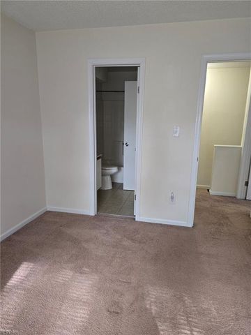 701 New River Ct Apt A, Chesapeake, VA 23320