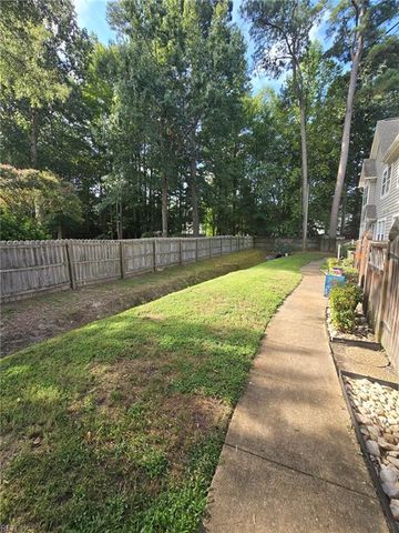 701 New River Ct Apt A, Chesapeake, VA 23320