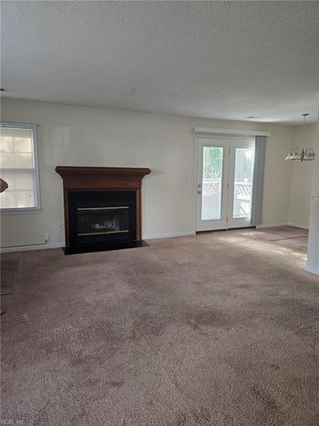 701 New River Ct Apt A, Chesapeake, VA 23320