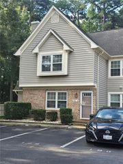 701 New River Ct Apt A, Chesapeake, VA 23320