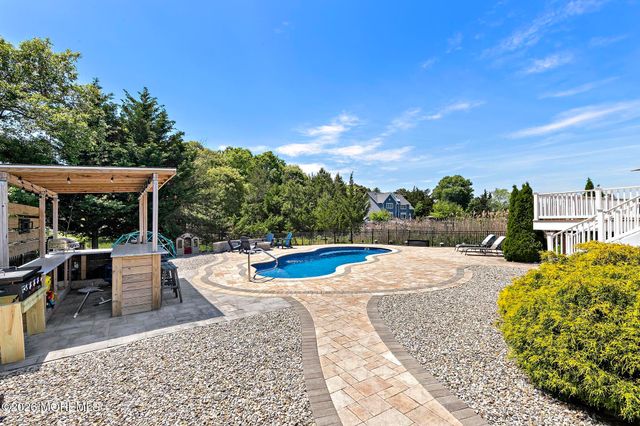 40 Overlook Drive, Little Egg Harbor, NJ 08087
