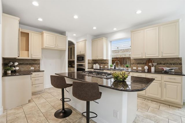 2802 Kestrel Trace Lane, Katy, TX 77494