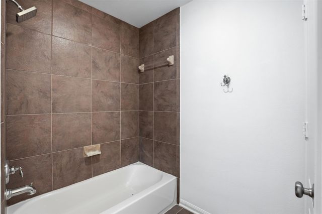 2802 Kestrel Trace Lane, Katy, TX 77494