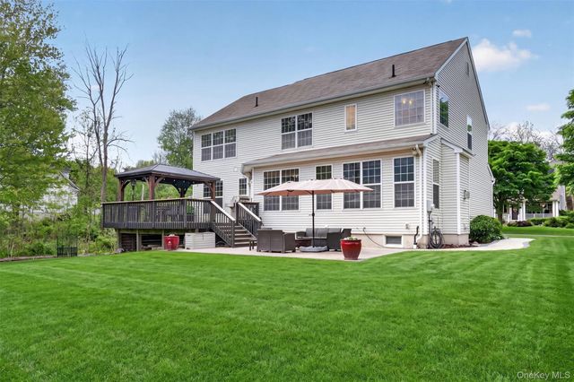14 Galloway Lane, Walden, NY 12586