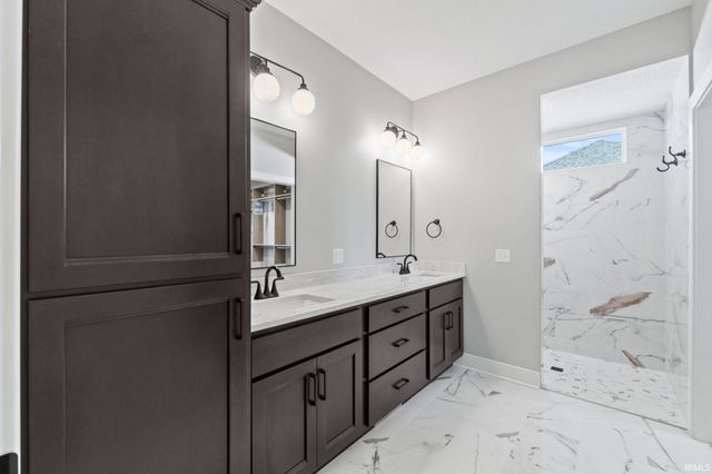 12333 Blue Jay Trail, Fort Wayne, IN 46814