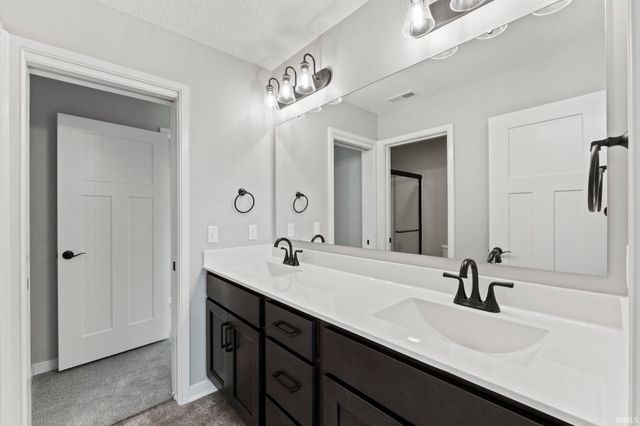 12333 Blue Jay Trail, Fort Wayne, IN 46814