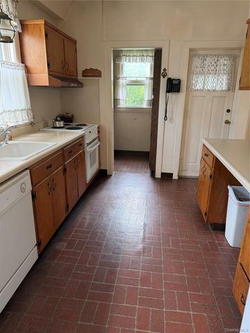39-11 215th Street, Bayside, NY 11361