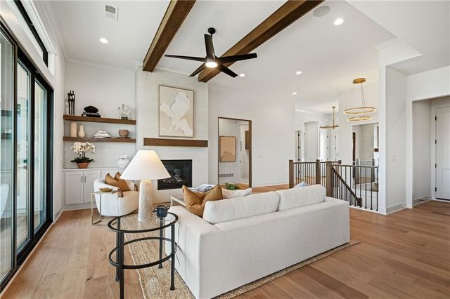 16729 S WOODSTONE Drive, Olathe, KS 66062