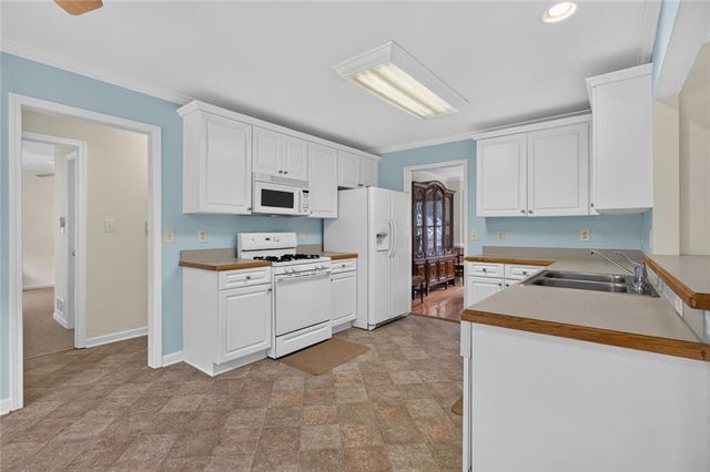 2820 Cobblestone Drive Drive, Cumming, GA 30041