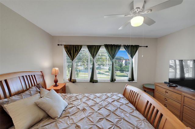 8980 S Hollybrook Boulevard 304, Pembroke Pines, FL 33025